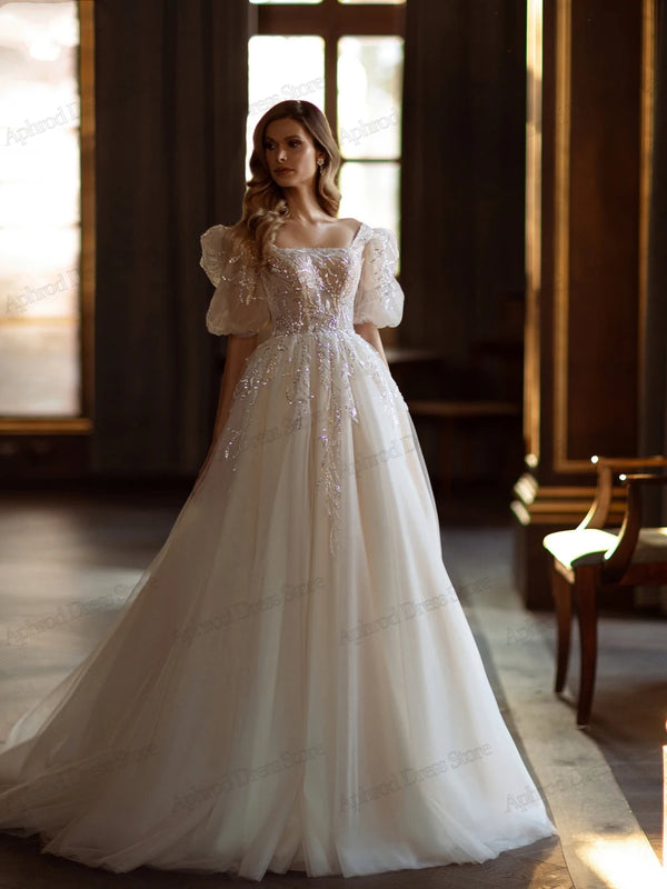 Romantic Wedding Dresses A-Line Tulle Tiered Gowns with Lace Appliques